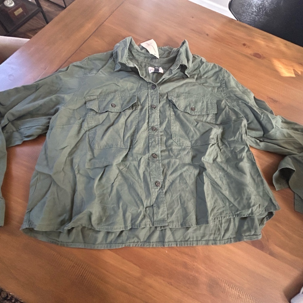 NWT Universal Thread Button Down - Picture 6 of 6